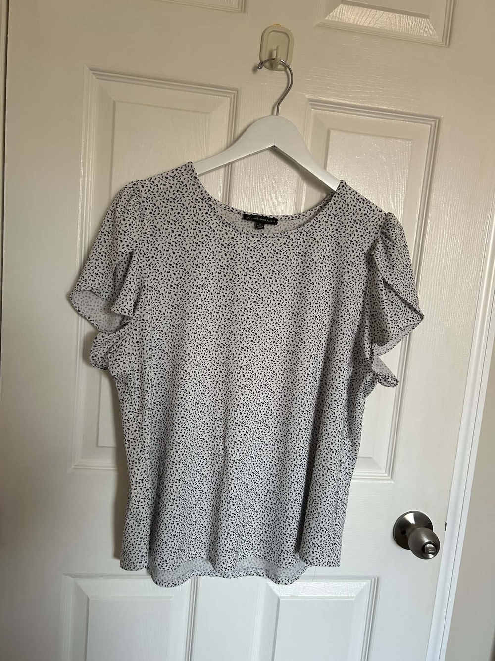 Adrianna Papell White and Black Dot Flutter Sleeve Top
